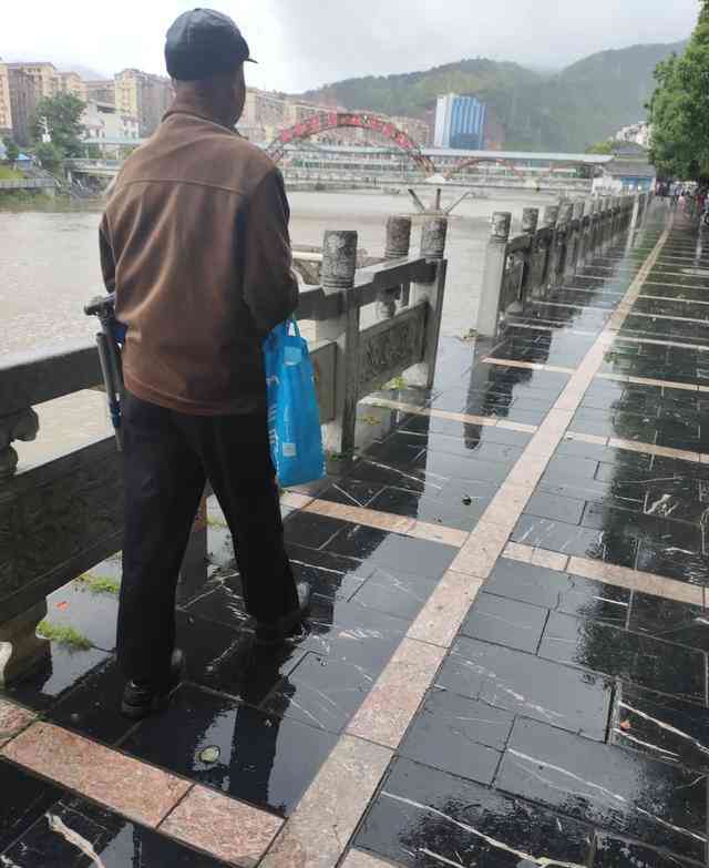 和岳父去同志公園玩 人人焦點